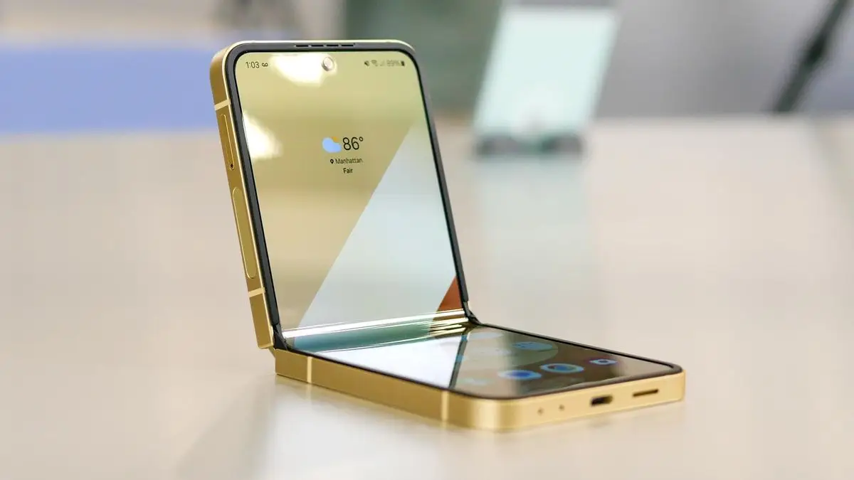 تصاویر گوشی سامسونگ  Samsung Galaxy Z Flip7 عکس 1